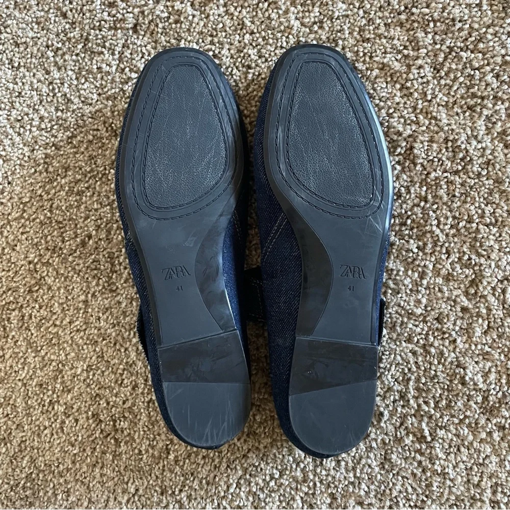 Zara Mary Jane Denim Flats Women’s 10 Blue Dark Wash
Minimalist Chic Everyday - Picture 15 of 16